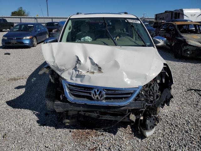 2V4RW6DX3AR218253 - 2010 VOLKSWAGEN ROUTAN SEL WHITE photo 5