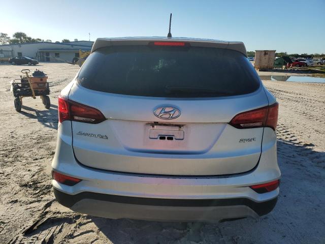 5XYZT3LB0JG540814 - 2018 HYUNDAI SANTA FE S SILVER photo 6