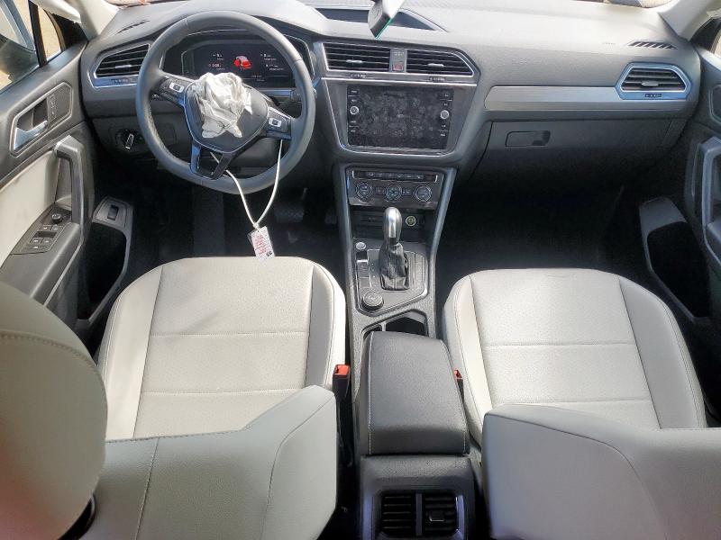 3VV2B7AX6MM151632 - 2021 VOLKSWAGEN TIGUAN SE 黑色 照片 8