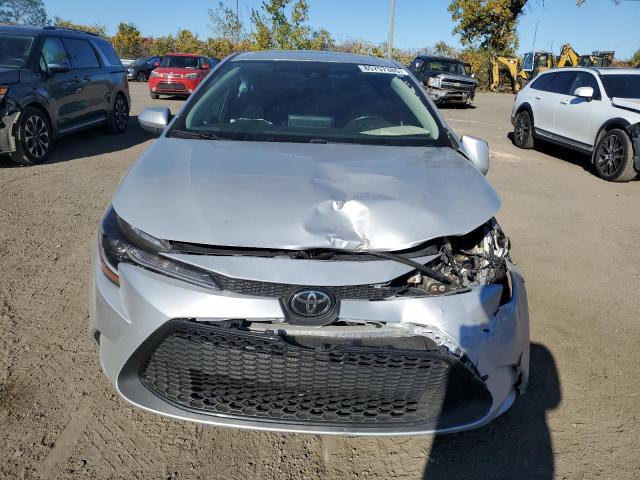 5YFBPMBE0MP157107 - 2021 TOYOTA COROLLA LE SILVER photo 5