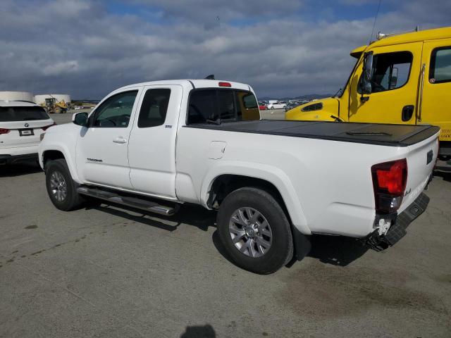 5TFSZ5AN7JX147561 - 2018 TOYOTA TACOMA ACCESS CAB Blanco foto 2