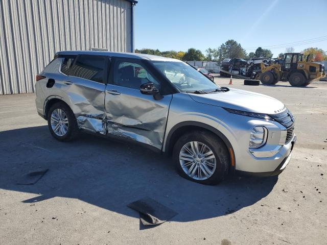 JA4J4TA87NZ086614 - 2022 MITSUBISHI OUTLANDER ES ვერცხლისფერი ფოტო 4