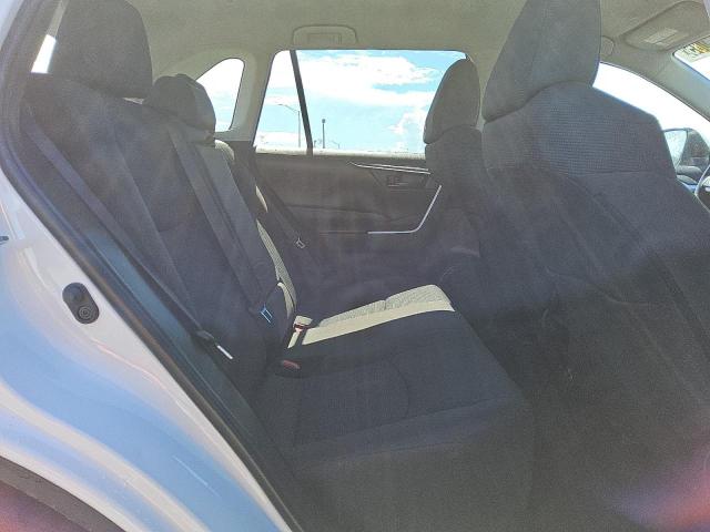 2T3G1RFV9RC481783 - 2024 TOYOTA RAV4 LE Weiß Foto 10