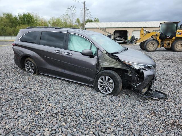 5TDYRKEC8MS053572 - 2021 TOYOTA SIENNA XLE GRAY photo 4