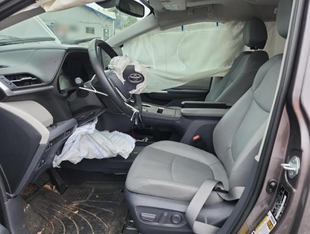 5TDYRKEC8MS053572 - 2021 TOYOTA SIENNA XLE GRAY photo 7