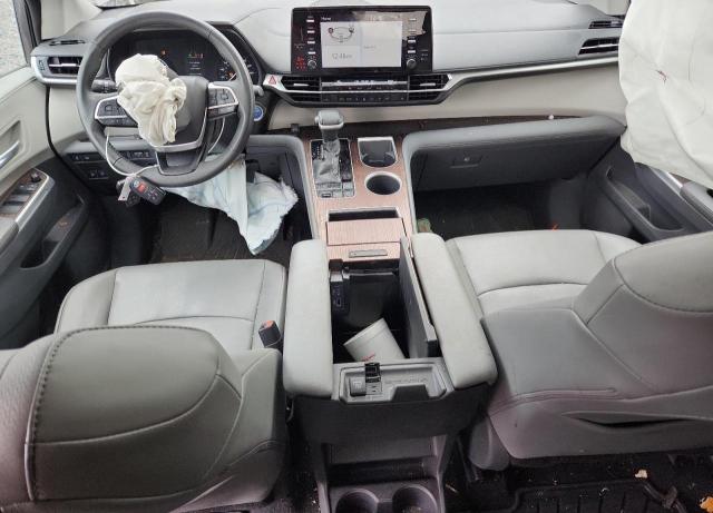 5TDYRKEC8MS053572 - 2021 TOYOTA SIENNA XLE GRAY photo 8