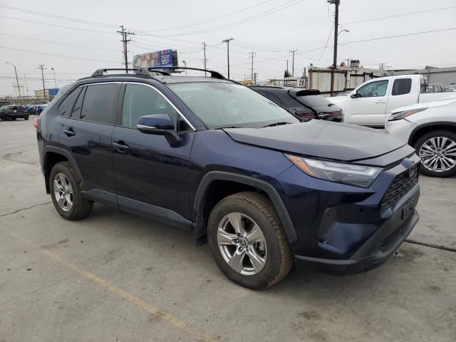 2T3W1RFV1NW221026 - 2022 TOYOTA RAV4 XLE BLUE photo 4