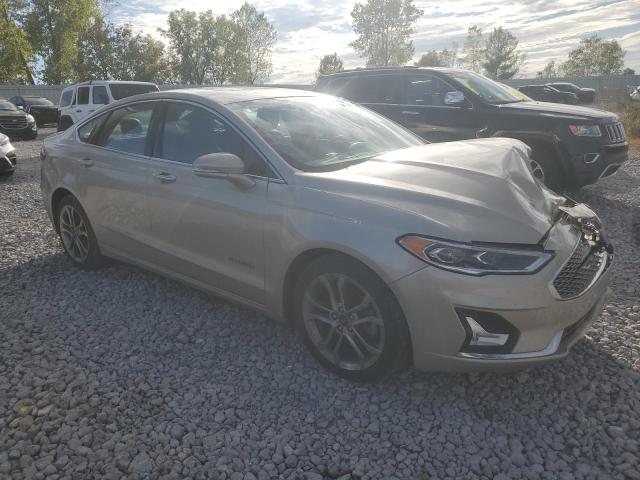 3FA6P0RU9KR255749 - 2019 FORD FUSION TITANIUM GOLD photo 4
