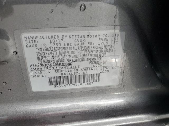 3N1CN7AP9JL833807 - 2018 NISSAN VERSA S ნაცრისფერი ფოტო 12