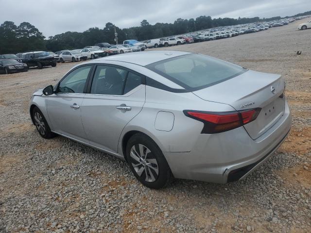 1N4BL4BV2KC196658 - 2019 NISSAN ALTIMA S SILVER photo 2