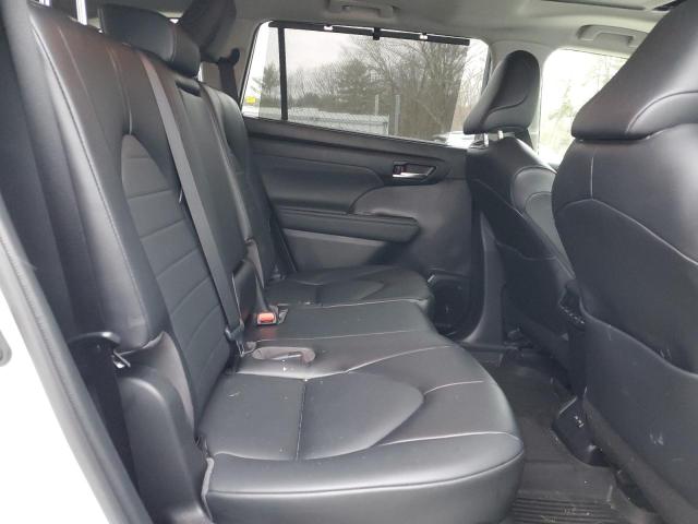 5TDGZRBH9NS193927 - 2022 TOYOTA HIGHLANDER XLE WHITE photo 11