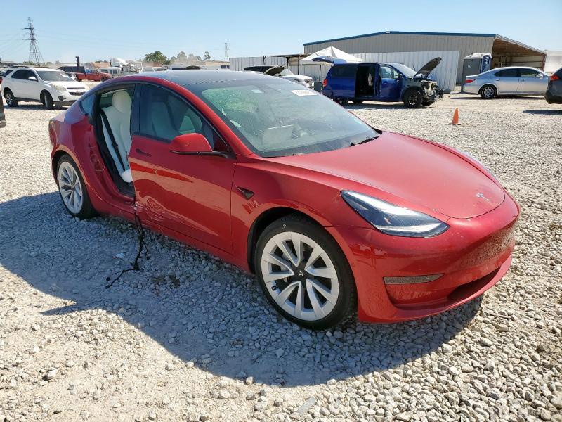 5YJ3E1EA9NF310999 - 2022 TESLA MODEL 3 RED photo 4