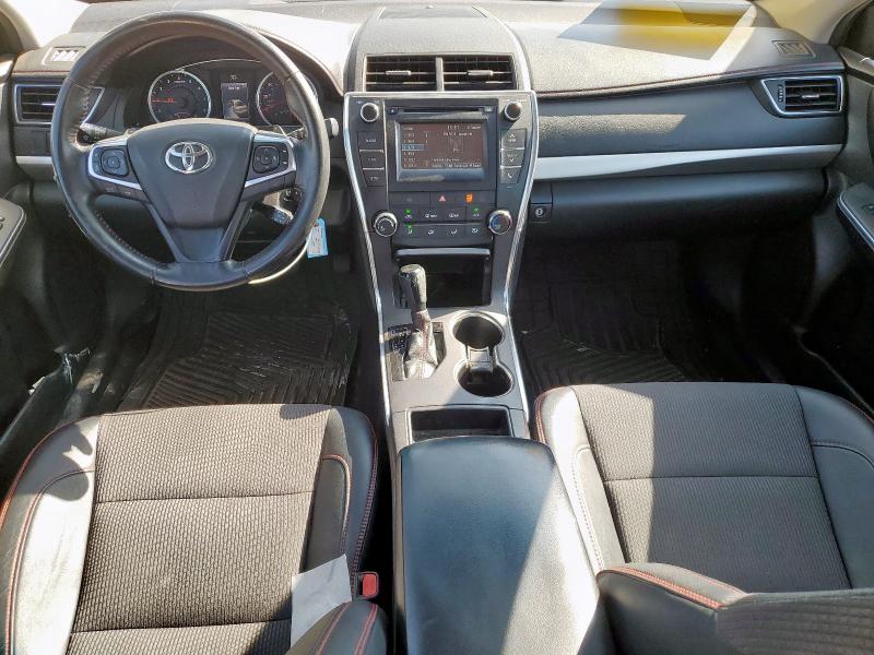 4T1BF1FK3GU556243 - 2016 TOYOTA CAMRY LE SILVER photo 8