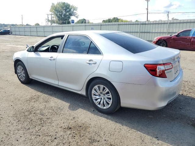 4T4BF1FKXDR301882 - 2013 TOYOTA CAMRY L 银色 照片 2