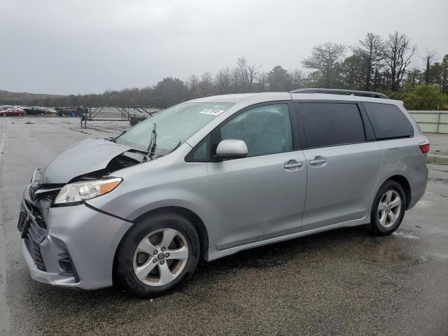 2018 TOYOTA SIENNA LE, 