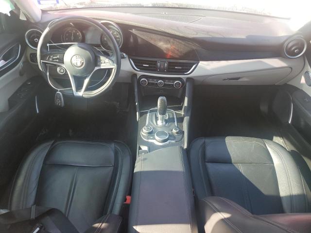 ZARFAEDNXJ7586263 - 2018 ALFA ROMEO GIULIA Q4 红色 照片 8