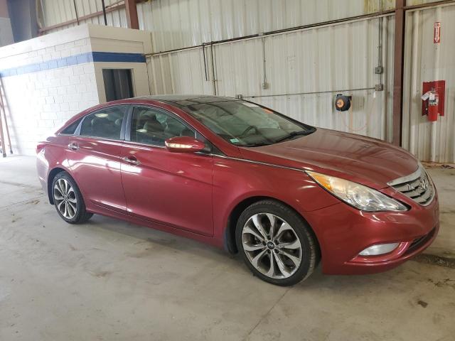 5NPEC4AB7DH788028 - 2013 HYUNDAI SONATA SE MAROON photo 4