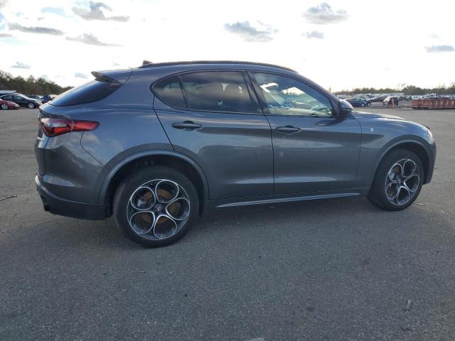 ZASPAKBN7P7D56034 - 2023 ALFA ROMEO STELVIO TI GRAY photo 3
