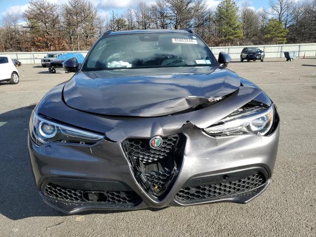 ZASPAKBN7P7D56034 - 2023 ALFA ROMEO STELVIO TI GRAY photo 5