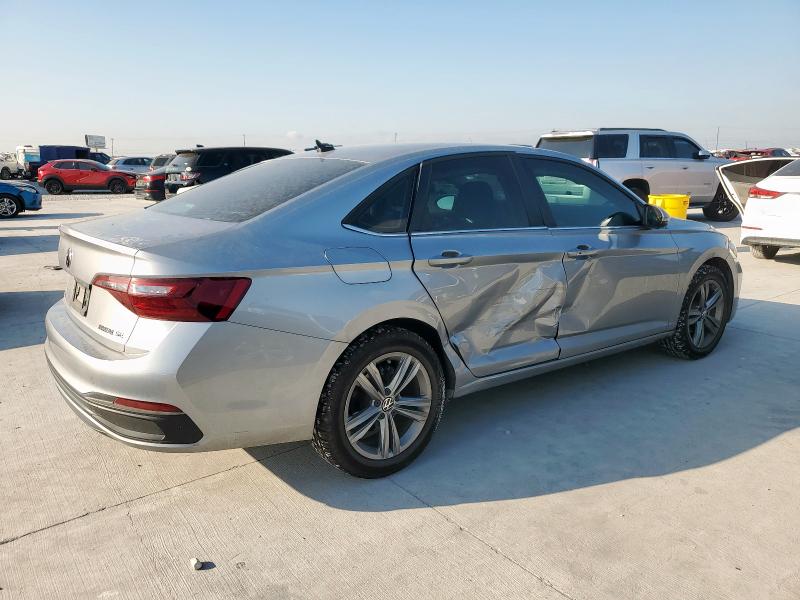 3VWEM7BUXRM033209 - 2024 VOLKSWAGEN JETTA SE SILVER photo 3