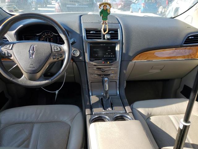 2LMDJ6JK5DBL43330 - 2013 LINCOLN MKX BEIGE photo 8