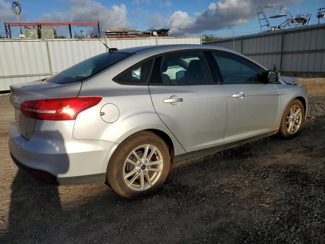 1FADP3F27JL329095 - 2018 FORD FOCUS SE ვერცხლისფერი ფოტო 3