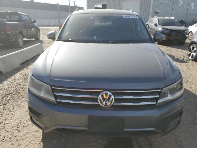 3VV2B7AX8JM048661 - 2018 VOLKSWAGEN TIGUAN SE ნაცრისფერი ფოტო 5