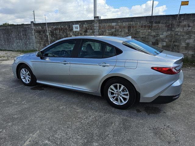 4T1DAACK9SU120677 - 2025 TOYOTA CAMRY XSE SILVER photo 2