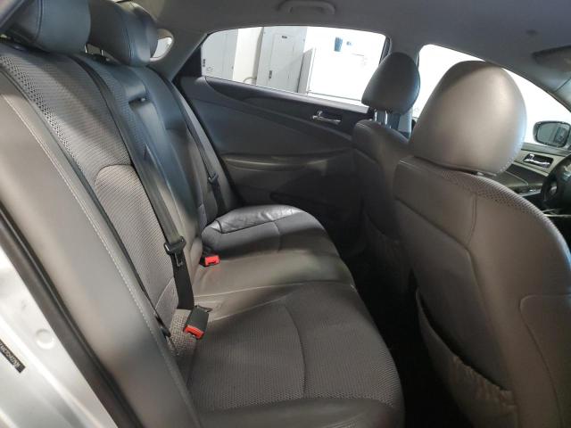 5NPEC4AC7CH422934 - 2012 HYUNDAI SONATA SE Srebrny zdjęcie 10