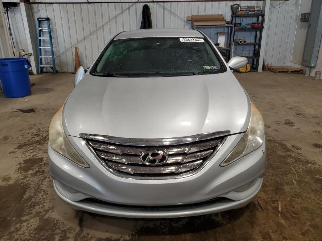 5NPEC4AC7CH422934 - 2012 HYUNDAI SONATA SE Srebrny zdjęcie 5