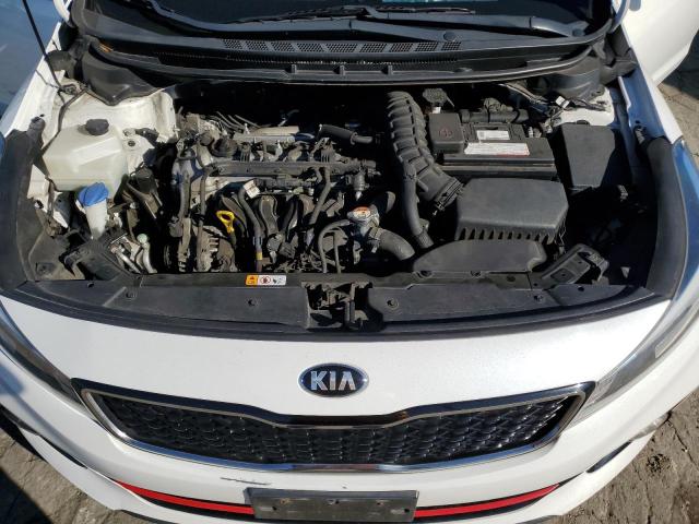 3KPFN5A39JE231294 - 2018 KIA FORTE EX WHITE photo 11