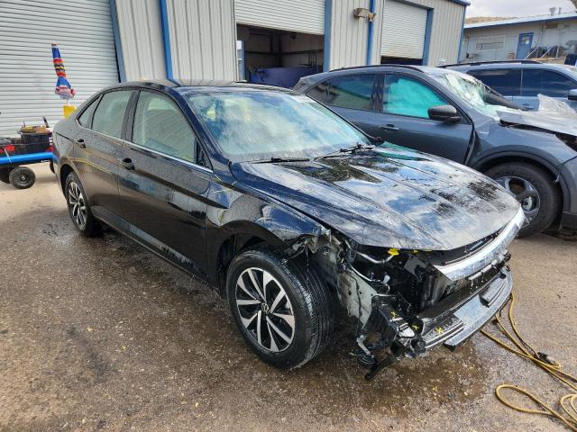 3VW5M7BU8RM003349 - 2024 VOLKSWAGEN JETTA S أسود صورة 4