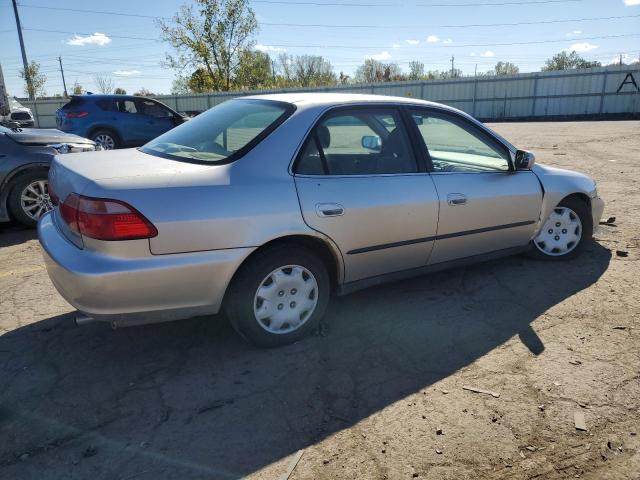1HGCG5546XA072585 - 1999 HONDA ACCORD LX SILVER photo 3