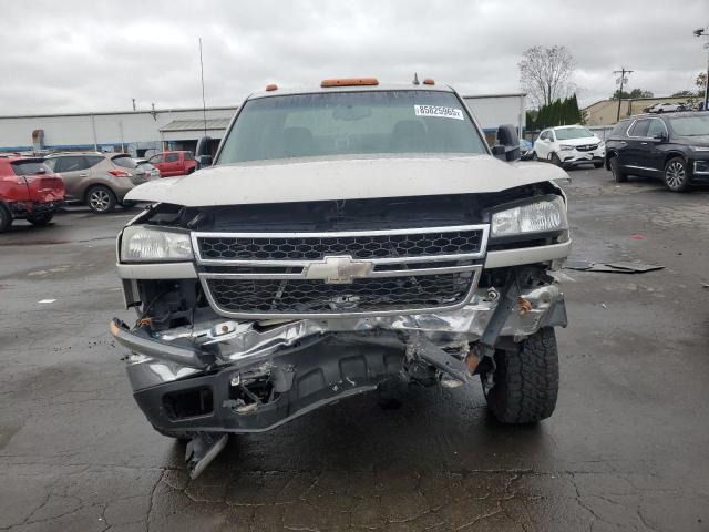 1GCHK23D57F151530 - 2007 CHEVROLET SILVERADO K2500 HEAVY DUTY SILVER photo 5