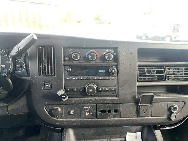 1GCWGAFG2G1188654 - 2016 CHEVROLET EXPRESS G2 WHITE photo 9