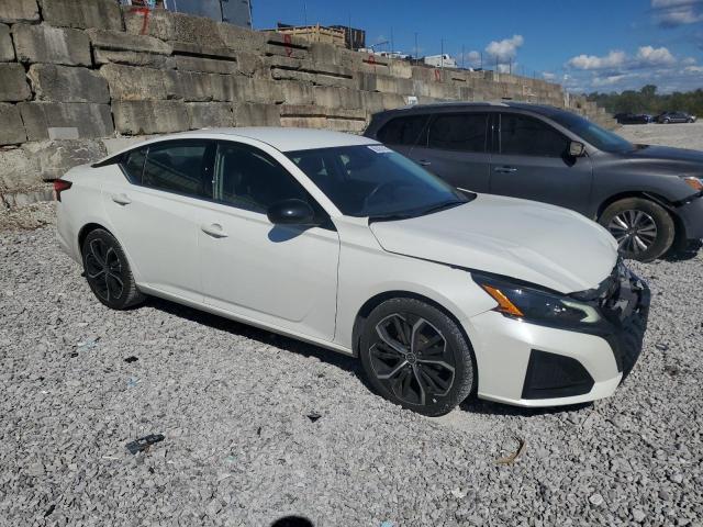 1N4BL4CV2PN338968 - 2023 NISSAN ALTIMA SR WHITE photo 4