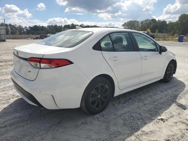 5YFEPMAE5NP369937 - 2022 TOYOTA COROLLA LE Blanc photo 3