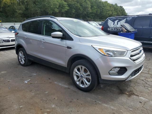 1FMCU9GD6JUD40564 - 2018 FORD ESCAPE SE SILVER photo 4
