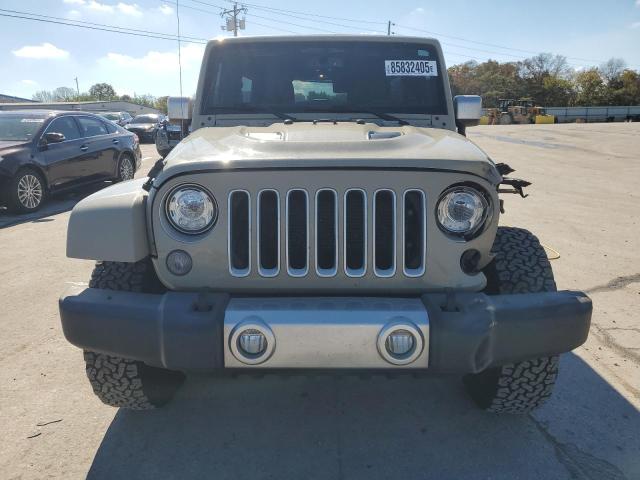 1C4HJWEG6HL696320 - 2017 JEEP WRANGLER U SAHARA TAN photo 5