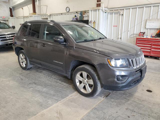1C4NJDBB4GD565847 - 2016 JEEP COMPASS SPORT رمادي صورة 4
