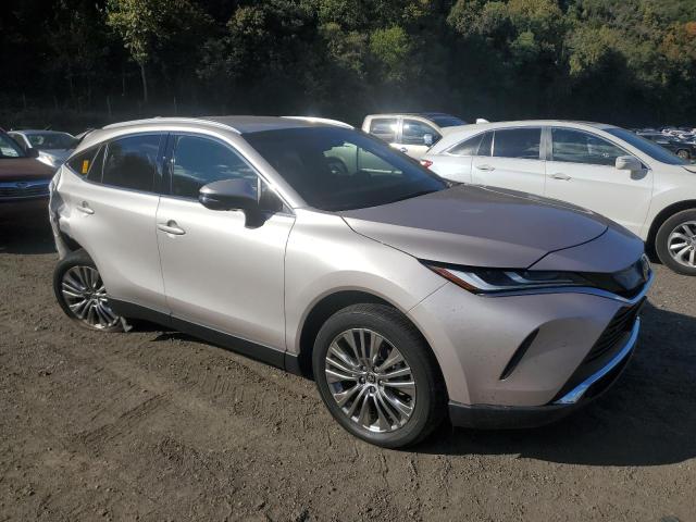 JTEAAAAHXPJ137233 - 2023 TOYOTA VENZA LE SILVER photo 4