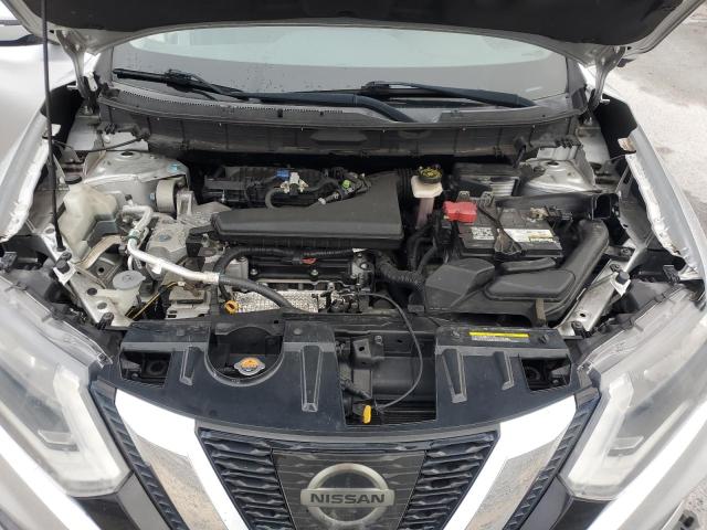 KNMAT2MT6HP606580 - 2017 NISSAN ROGUE S 银色 照片 12