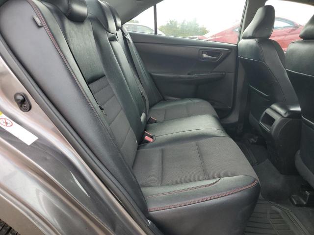 4T1BF1FK5HU336961 - 2017 TOYOTA CAMRY LE ნაცრისფერი ფოტო 10