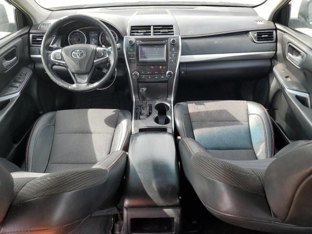 4T1BF1FK5HU336961 - 2017 TOYOTA CAMRY LE ნაცრისფერი ფოტო 8