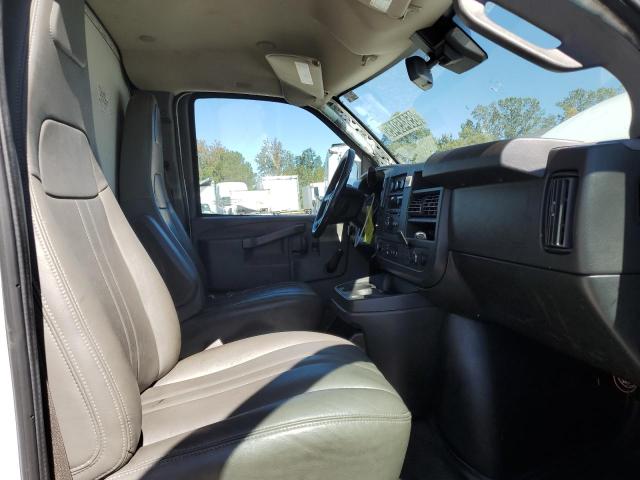 1GB0GRFP3K1184016 - 2019 CHEVROLET EXPRESS G3500 WHITE photo 11