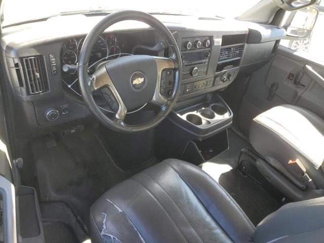 1GB0GRFP3K1184016 - 2019 CHEVROLET EXPRESS G3500 WHITE photo 8