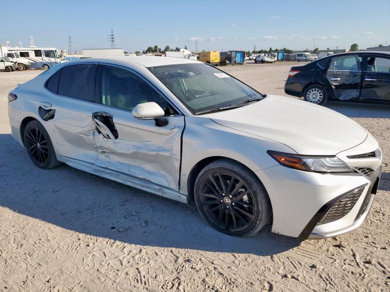 4T1K61AK7PU723906 - 2023 TOYOTA CAMRY XSE WHITE photo 4