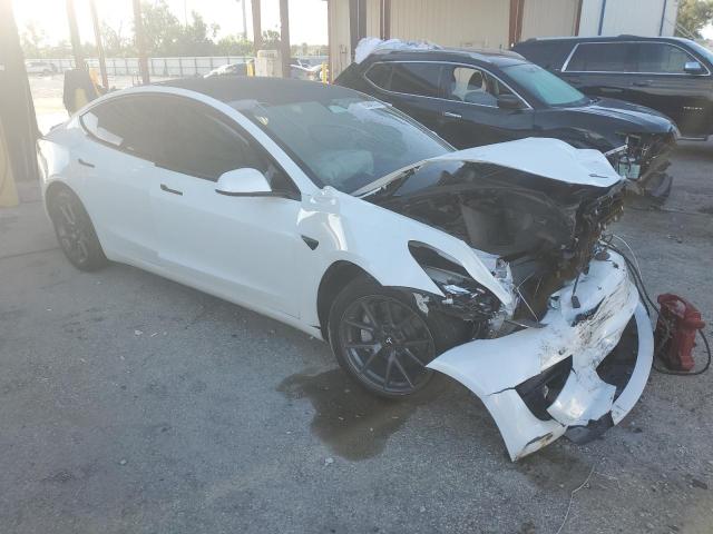 5YJ3E1EAXPF569102 - 2023 TESLA MODEL 3 白色 照片 4