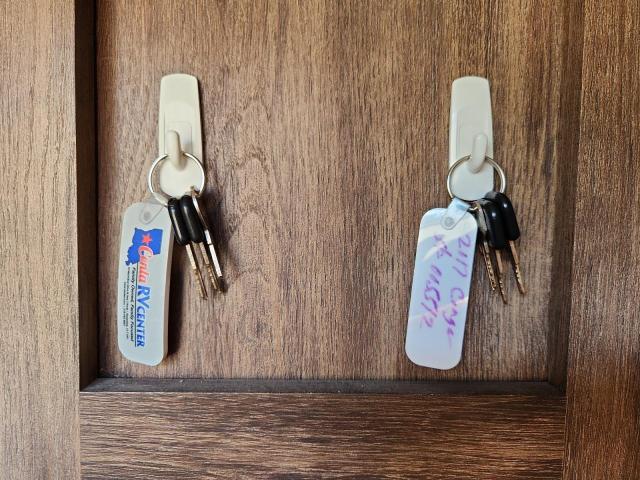 4YDF35724H2503341 - 2017 KEYSTONE COUGAR Weiß Foto 5