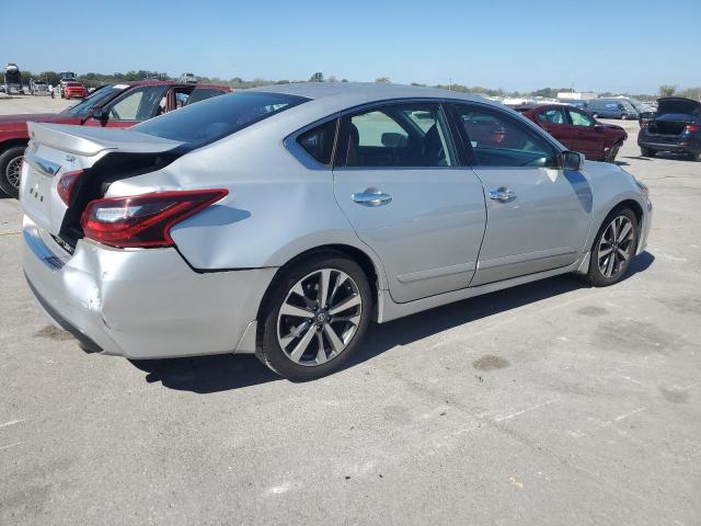 1N4AL3AP9HC111543 - 2017 NISSAN ALTIMA 2.5 ვერცხლისფერი ფოტო 3